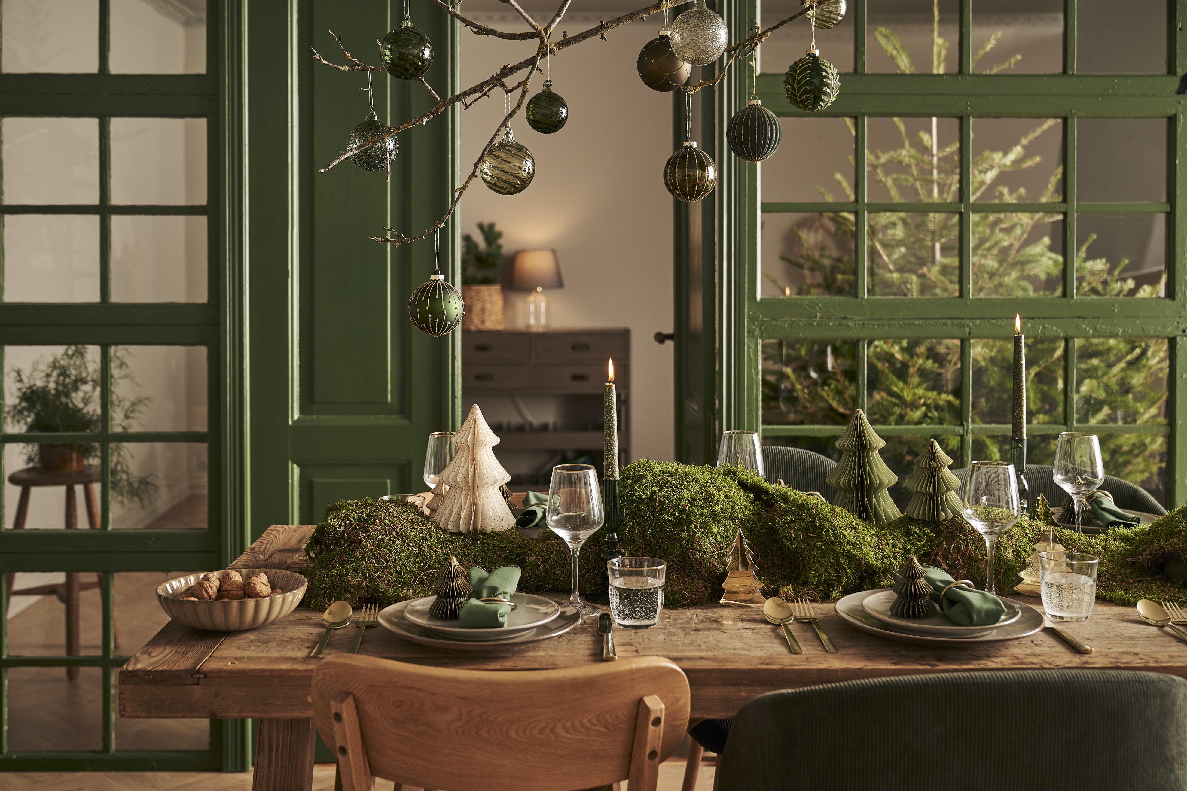 christmas-tree-and-tablesetting-16-copy
